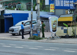 Công an TP.HCM phong tỏa phòng giao dịch ngân hàng nghi bị cướp
