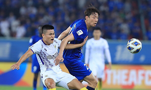 Bị đuổi 2 người, Hà Nội FC suýt tạo bất ngờ trước Wuhan Three Towns