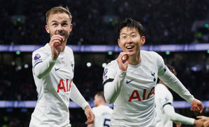Kết quả Ngoại Hạng Anh: Son Heung-min lập công, Tottenham giữ ngôi đầu