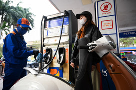 Vì sao xe tay ga đắt tiền nên dùng xăng A95?