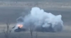 Nga tung video phá hủy xe bọc thép do Mỹ sản xuất