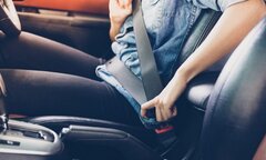 Sự khác biệt giữa có và không thắt dây an toàn