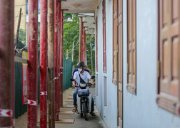 Hà Nội: Nhà kiên cố bỗng nứt toác chờ sập, dân khốn khổ di dời khẩn cấp