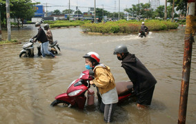 Dự báo thời tiết TP.HCM hôm nay 28/10: Cảnh báo triều cường trên mức báo động 3