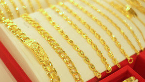 Giá vàng hôm nay 28/10: Bất ngờ tăng sốc