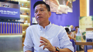 HLV Hoàng Anh Tuấn: 'Chơi' facebook cũng là triết lý dìu dắt cầu thủ trẻ