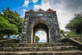 Khám phá 'cổng trời' gần 200 tuổi trên đỉnh Đèo Ngang