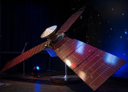 Tàu vũ trụ NASA gửi về hình ảnh giống khuôn mặt người