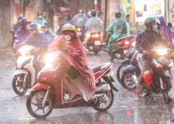 Dự báo thời tiết ngày 30/10: Miền Trung nhiều nơi mưa lớn, đề phòng xuất hiện lũ