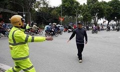 Người đi bộ vi phạm luật giao thông, bị phạt thế nào?