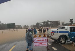 Hai chị em dâu ở Hà Tĩnh bị lũ cuốn trôi trên đường đi làm về