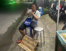 Làm rõ thông tin người đàn ông khuyết tật ở TP.HCM bị giật 200 tờ vé số