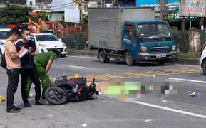 Đi xe máy sai làn trên Quốc lộ 5, hai vợ chồng bị container cán tử vong