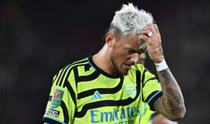 Dùng đội hình dự bị, Arsenal thất bại trước West Ham