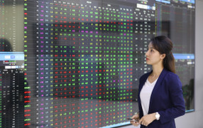 Dòng tiền cải thiện, VN-Index tăng dựng đứng