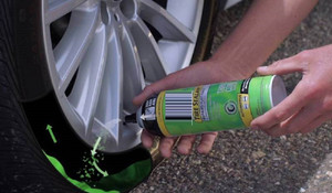 Có nên đổ keo tự vá vào lốp xe?