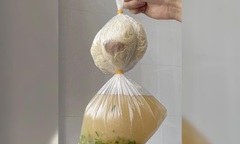 Khi vợ sai đi mua mỳ và dặn để nước riêng