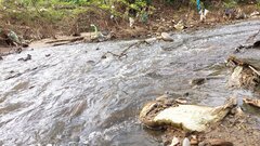 Dòng nước đen ngòm, hôi thối từ bãi rác lớn nhất Đà Nẵng 'đầu độc' khu dân cư