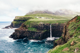 Mê mẩn vẻ đẹp yên bình đến siêu thực của quần đảo như tách biệt với thế giới