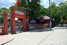 Vụ nữ giáo viên bị 'khoá tay' cưỡng chế khỏi lớp học: Kỷ luật hiệu trưởng