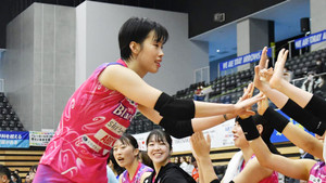 Thanh Thúy 'gánh' đội ở giải bóng chuyền Nhật Bản