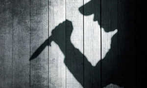 Vợ tá hỏa phát hiện chồng bị đâm 