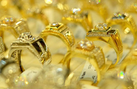 Giá vàng SJC rơi thẳng đứng