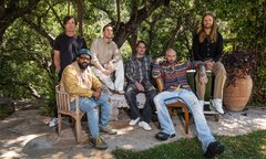 Maroon 5 sẽ mang đến 8Wonder Winter Festival bao nhiêu 'bản hit' bất hủ?