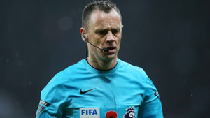 Arsenal tổng hợp bằng chứng kể tội trọng tài Ngoại Hạng Anh