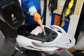 Giá xăng dầu hôm nay 7/11: Lo cắt giảm nguồn cung, giá dầu tăng nhẹ