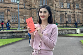 Hoa hậu Ý Nhi tiết lộ cuộc sống ở nước ngoài