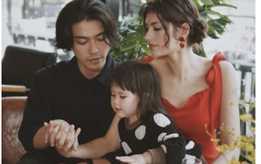 Chồng chết đuối vào ngày sinh nhật, nữ người mẫu khóc ngất trên xe cứu thương