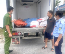 Ngăn chặn 515kg thịt lợn bốc mùi hôi thối tuồn ra thị trường