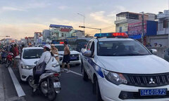 Bắt giữ tài xế chạy lùi ô tô để trốn kiểm tra nồng độ cồn trên Quốc lộ 18