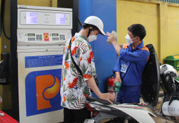 Giá xăng dầu dự báo giảm cao nhất đến 900 đồng/lít?