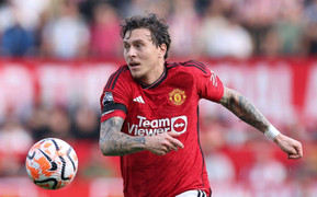 Lindelof ghi bàn, Man Utd thắng tối thiểu Luton Town