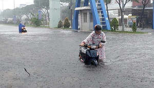 Thời tiết ngày 13/11: Miền Bắc mưa rét, miền Trung đề phòng ngập nặng do mưa lớn