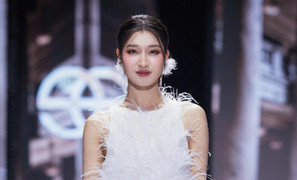 Vừa về nước, Á hậu Phương Nhi liên tục 'đắt' show thời trang 