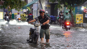 Dự báo thời tiết TP.HCM hôm nay 15/11: Chiều có mưa rào rải rác