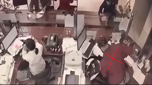 Truy tìm kẻ cướp ngân hàng ở Nghệ An