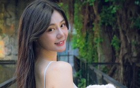 Người mẫu Tiểu Vi bị bạn trai đánh đập dã man trong nhà hàng