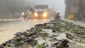 Khánh Hòa: Mưa lớn khiến 1 người chết, hơn 4.000 học sinh nghỉ học