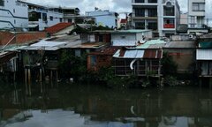 TP.HCM khó khăn trong việc di dời 6.500 căn nhà ven kênh rạch