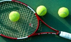 Câu đố 5 giây: Ném quả bóng tennis thế nào để nó quay trở lại với bạn?