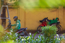 Hết thời 'hái' ra tiền, thu nhập giảm mạnh, nhiều tài xế xe ôm công nghệ bỏ nghề