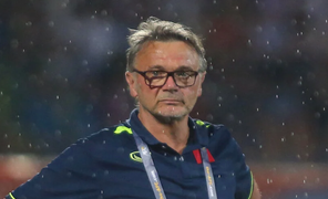 HLV Troussier tăng cường bảo mật chiến thuật trước trận tuyển Việt Nam gặp Iraq