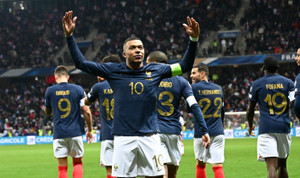Mbappe lập hat-trick trong trận thắng lịch sử 14-0 của tuyển Pháp