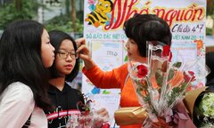 Ngày Nhà giáo Việt Nam tổ chức lần đầu tiên vào năm nào?