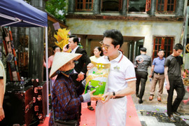 Ngọc Sơn thành lập công ty, giao quyền điều hành cho con trai nuôi và học trò