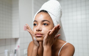 Mỹ phẩm chứa cồn có tốt cho da?